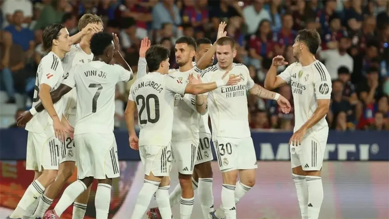 مورينيو يطيح بـ6 لاعبين خارج ريال مدريد ويطلب ثنائي آرسنال ومانشستر سيتي